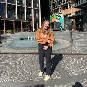 Meet your Posher, Delaney